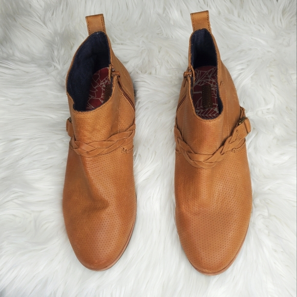 OluKai Shoes - Olu’Kai Ho’olu Pecan Tan Ankle Booties Zip Side Size 9.5